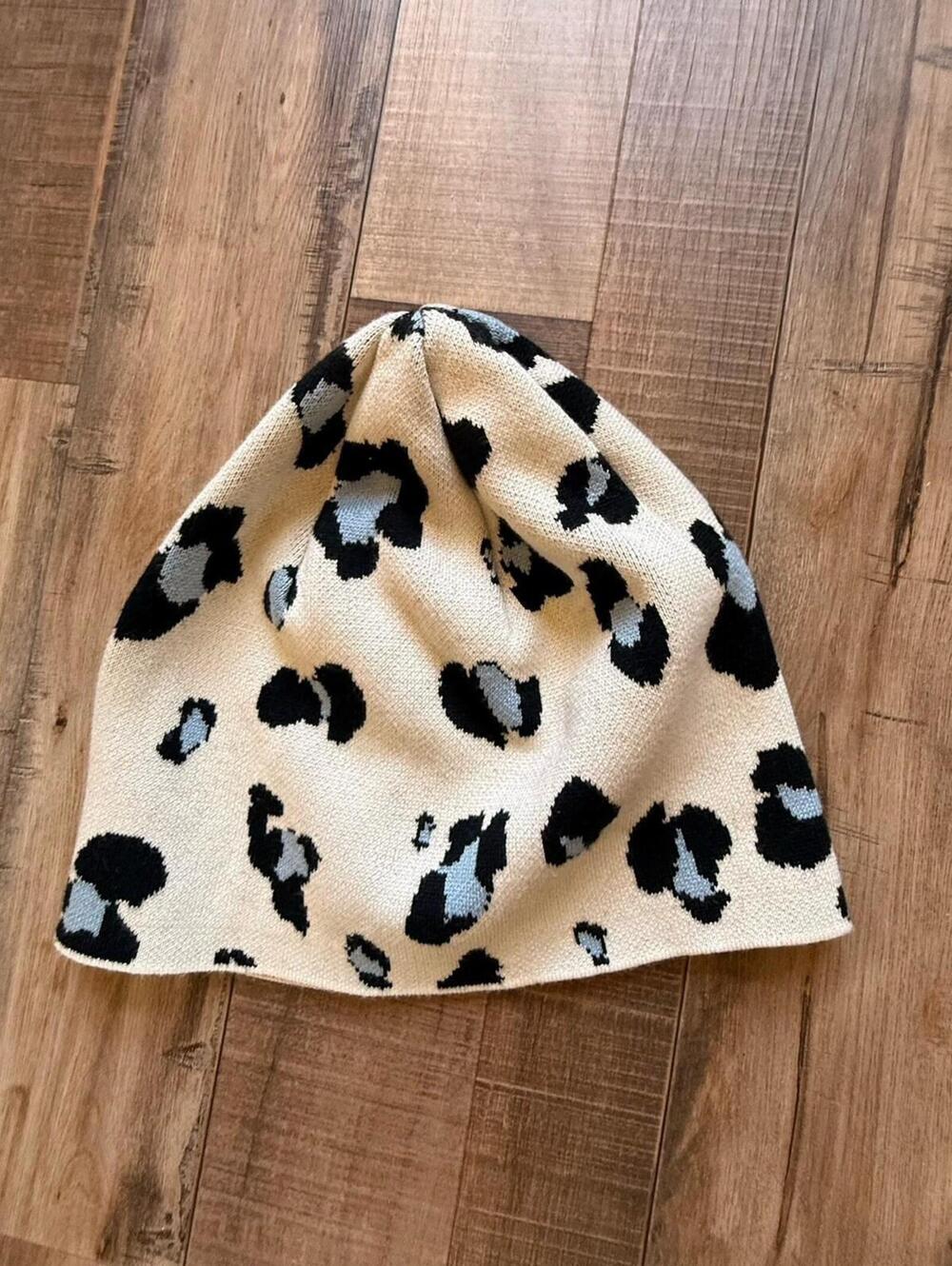 $49 Chico's Leopard Beanie‎ Hat  Ivory/Beige & Blue Leopard Print